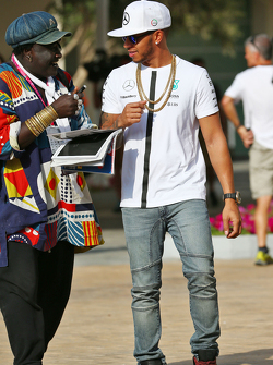 Lewis Hamilton, Mercedes AMG F1 avec Mr Moko, Chrome Hearts Jewelry