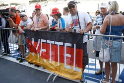 Sebastian Vettel, Ferrari fans y banderas