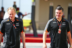 (Soldan sağa): Andrew Green, Sahara Force India F1 Takımı Teknik Şefi ile Andy Stevenson, Sahara For