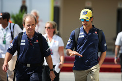 (L to R): Joseph Lieberer, Sauber Physio with Felipe Nasr, Sauber F1 Team