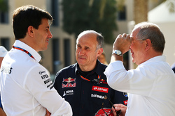 Toto Wolff, Mercedes AMG F1 aandeelhouder en directeur met Franz Tost, Scuderia Toro Rosso teambaas
