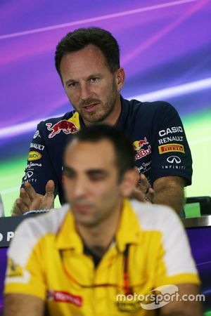 Christian Horner, Red Bull Racing teambaas Cyril Abiteboul, Renault Sport F1 Managing Director in de