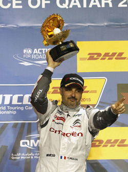Podio: il vincitore Yvan Muller, Citroën C-Elysée WTCC, Citroën World Touring Car team