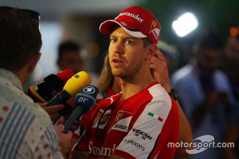 Sebastian Vettel, Ferrari, mit der Presse