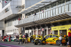 Pitlane action