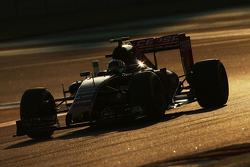 Carlos Sainz Jr., Scuderia Toro Rosso STR10
