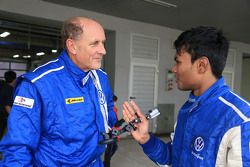 Hans-Joachim Stuck con Karthik Tharani