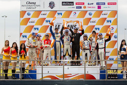 GT 领奖台: 冠军 Joshua Hunt, Dominic Ang;亚军 Jeffrey Lee, Alessio Picariello, Adderly Fong;季军 Junsan Chen, Nobuteru Taniguchi, Ollie Millroy