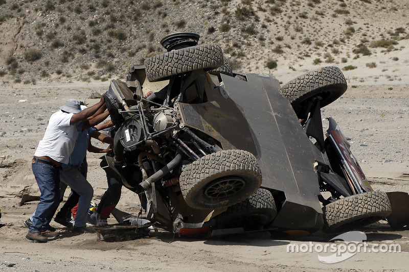 #314 Peugeot: Sèbastien Loeb, Daniel Elena después del accidente