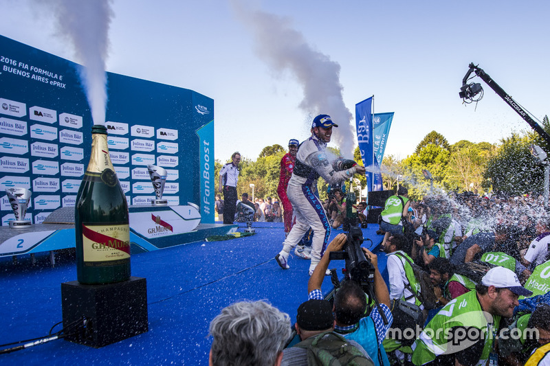 Podium: ganador, Sam Bird, DS Virgin Racing Formula E Team; segundo, Sébastien Buemi, Renault e.Dams; tercero, Lucas di Grassi, ABT Schaeffler Audi Sport