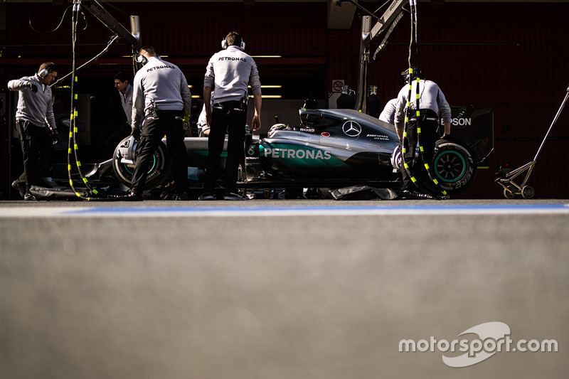 #6: Mercedes F1 W07: Lewis Hamilton
