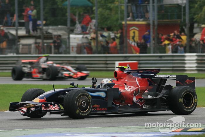 Ganador de la carrera Sebastian Vettel celebra
