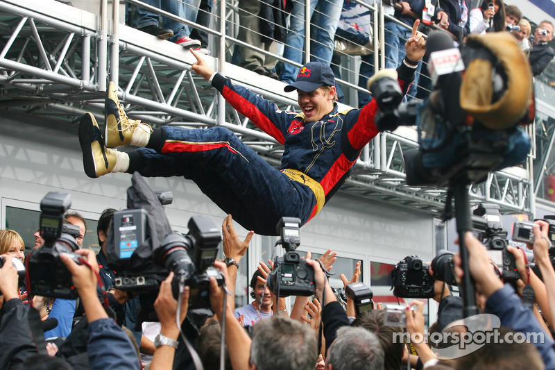 Toro Rosso bejubelt Sebastian Vettel