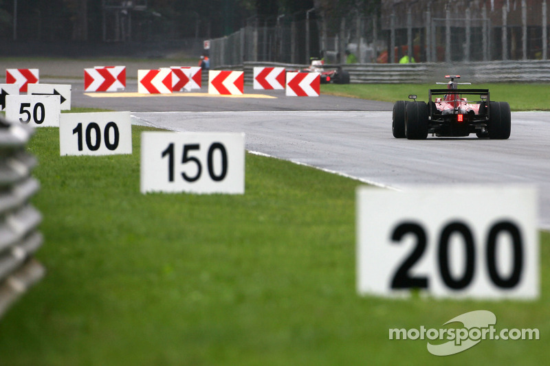 Im Regen ist Vettel eine Klasse für sich