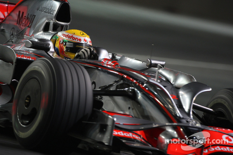 McLaren MP4-23 2008 року
