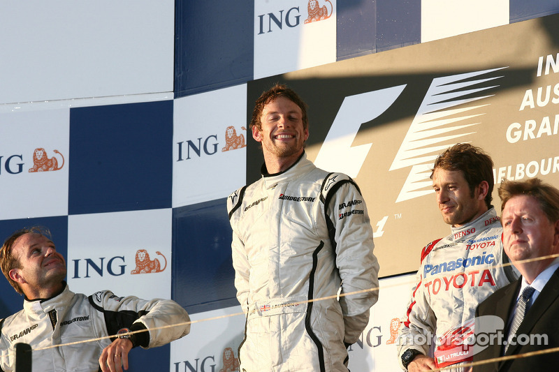 Podium : le vainqueur Jenson Button, Brawn GP