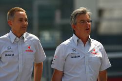 Martin Whitmarsh, McLaren, director ejecutivo, con Ekrem Sami, responsable de McLaren Marketing
