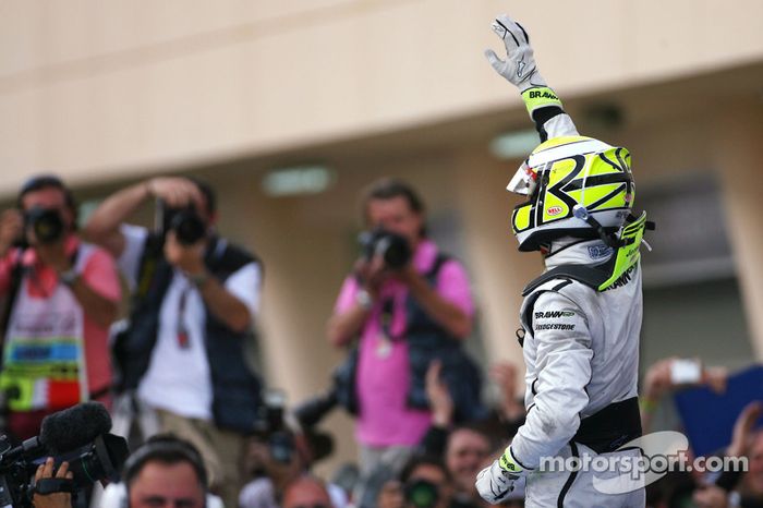 Ganador de la carrera Jenson Button, Brawn GP celebrates