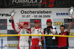 Ganador de la Carrera Jules Bianchi, ART Grand Prix Dallara F308 Mercedes, el segundo lugar Valtteri