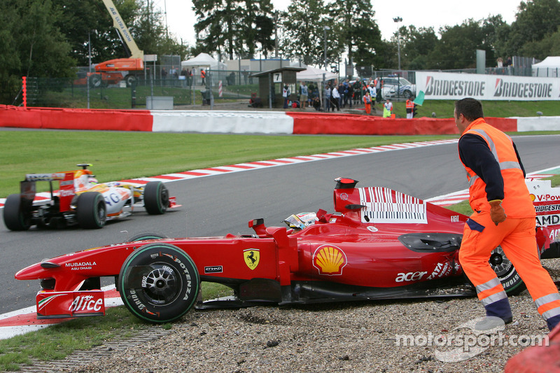 Luca Badoer, Test Pilotu, Scuderia Ferrari, kazaed qualifying