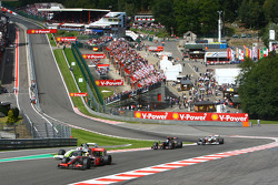 Lewis Hamilton, McLaren Mercedes et Jenson Button, BrawnGP, BGP001
