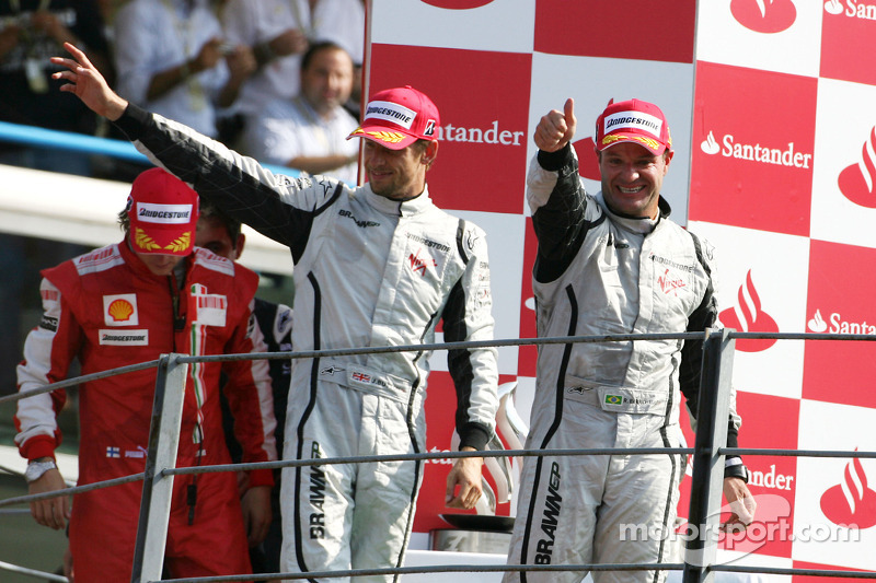 2009. Подіум: 1. Рубенс Баррікелло, Brawn-Mercedes. 2. Дженсон Баттон, Brawn-Mercedes. 3. Кімі Райкконен, Ferrari