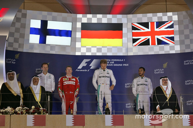 Podio: ganador primer lugar Nico Rosberg, Mercedes AMG F1 Team, segundo lugar Kimi Raikkonen, Ferrari, y tercer lugar Lewis Hamilton, Mercedes AMG F1 Team