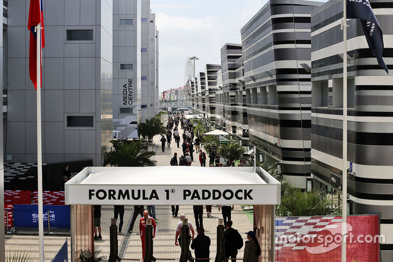 Le Paddock F1