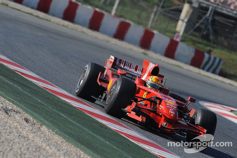 Valentino Rossi tests the Ferrari F2008