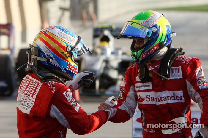Ganador de la carrera Fernando Alonso, Scuderia Ferrari celebra con el segundo lugar Felipe Massa, Scuderia Ferrari