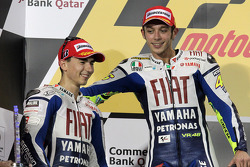 Podium: vainqueur Valentino Rossi, Fiat Yamaha Team avec 2e Jorge Lorenzo, Fiat Yamaha Team