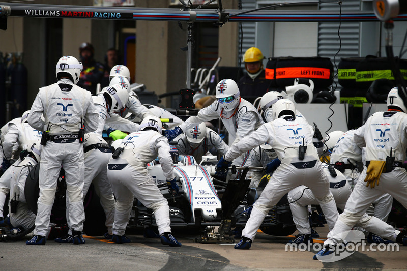 Valtteri Bottas, Williams FW38 pit stop