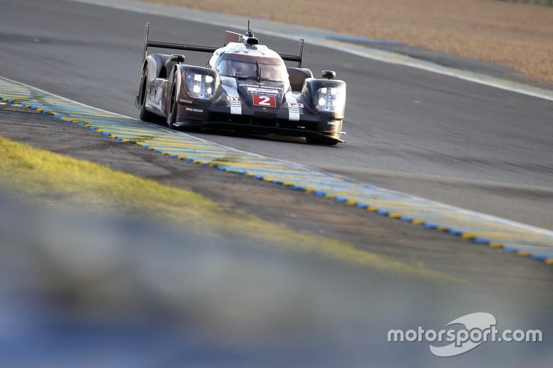 #2 Porsche Team Porsche 919 Hybrid: Romain Dumas, Neel Jani, Marc Lieb