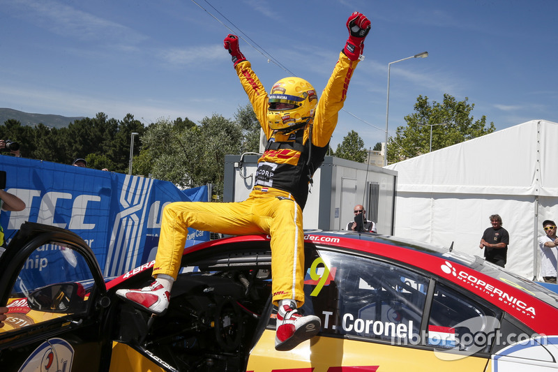 Hoe vaak won Tom Coronel dit seizoen een WTCC-race?