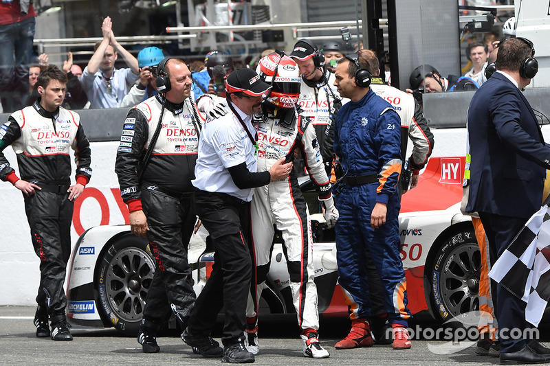 #5 Toyota Racing Toyota TS050 Hybrid: Kazuki Nakajima after the checkered flag